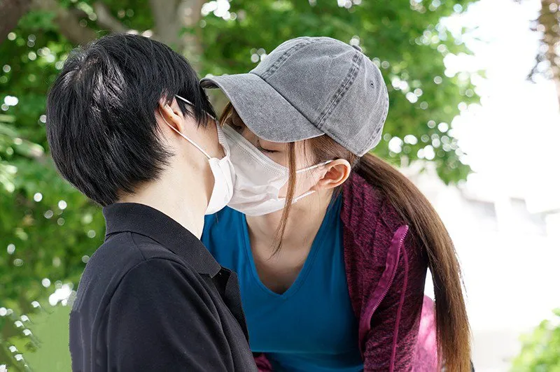 Chuyện tình của akari mitani với bạn trai quen qua mạng trong mùa covid